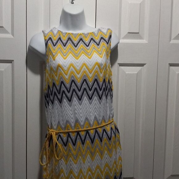 Tamera Sleeveless Dress - Picture 2 of 5